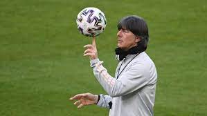 You may place the golden ball next to every match and you can change your mind and move the golden ball, as long this match is still changeable. Wm Qualifikation Das Mussen Sie Zum Weg Nach Katar 2022 Wissen Fussball Stuttgarter Nachrichten