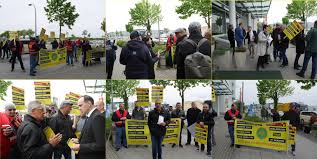 The most proximate berlin schonefeld airport is situated in 1.5 km from the hotel. Mahnwache Vor Dem Holiday Inn Berlin Airport Schonefeld Taxiinnung