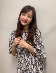 元akb48で歌手・女優の板野友美が8日、自身の公式youtubeチャンネル「友chube 【板野友美】」に出演し、akb48時代の衣装について語った。 「【15周年当日】上からマリコ、横からイタノ【akb裏話】」と題して公開された動画には、 篠田麻里子 がゲスト出演し、ともにakb48時代の思い出を振り返った。 U Zmbcdw5ef6m