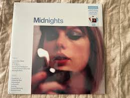 Which Taylor Swift signature should I keep?