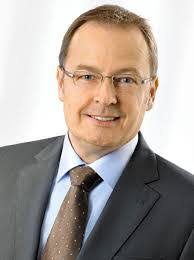 Roger Henze's Instagram, Twitter & Facebook