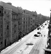 Venha viver no coração da cidade de lisboa numa rua emblemática, a rua morais soares, junto à paiva couceiro, freguesia da penha de frança. Pin On Lisboa Antiga