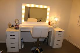 cute diy vanity mirror zeru table