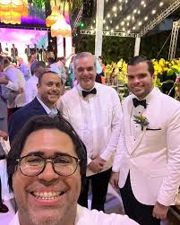 Acércate más Pablo, Pablo toma la bendita foto… jejeje estaba esperando que  la gravedad hiciera el resto…