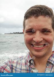 Selfie del hombre imagen de archivo. Imagen de vacaciones