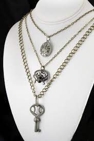 Twilight Breaking Dawn Part 1 - Prop Replica - Alice's Necklace  ***DISCONTINUED*** | Fandom jewelry, Necklace, Vampire jewelry