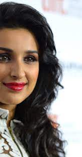 She began her career as a pr consultant for yash raj film productions. Parineeti Chopra Biography Imdb