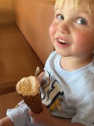 Summer blonde ☀️ @salonthirtytwoyxe . . #blonde #babylights #teaseylights  #framar #dyson #ghdhairpro #kevinmurphy #shadeseq #yxe #yxehair #dtnyxe  #beautiful #summer #summerhair #summerblonde #lowmaintenancehair