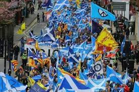 Bienvenido a escocia, disfruta de fabulosas actividades, inspiración para vacaciones, alojamiento, consejos y más, de la delegación oficial de turismo de escocia. Miles De Personas Reclaman En Escocia Un Segundo Referendum De Independencia
