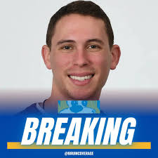 UCLA hasn't had a single outgoing transfer since DeShaun Foster was fired  and Tim Skipper took over as interim head coach. #UCLA #GoBruins  #CollegeFootball #LAFB