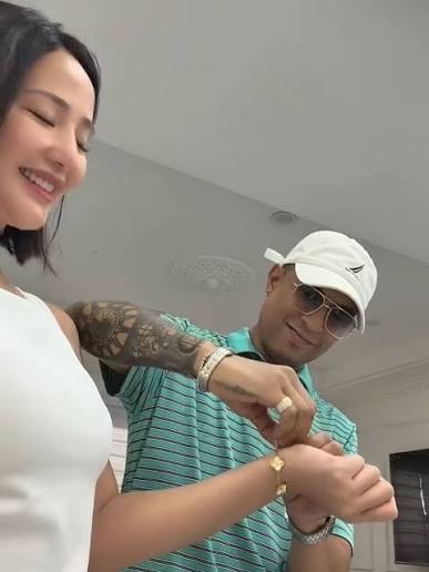 Actress Katrina Halili received a sweet Mother's Day surprise from Kris  Lawrence, who gifted her flowers and a bracelet. In a Facebook video shared  by Katrina, she initially thought the gift box