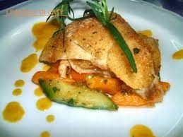 Fate pulire l'orata in pescheria, comprese le pinne laterali e dorsali, e anche squamare. Orata In Crosta Di Patate Con Crema Di Peperoni E Verdure
