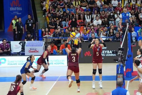 เซต 2 แคนาดา แรงปลายแซงชนะ ทีมไทย 25-22 ไล่ตามตีเสมอเป็น 1-1 เซต . 📸 PPTV  PHOTO #สมศักดิ์เนตรทอง . #ผลวอลเลย์บอลหญิงไทย #โปรแกรมวอลเลย์บอลหญิงไทย #ผล วอลเลย์บอลสาวไทย #วอลเลย์สาวไทย #วอลเลย์บอลสาวทีมชาติไทย #แคนาดา #VNL  #เนชั่นลีก2026VNL2026สนาม2 ...