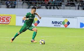 Arthur started playing football at jakarta since 8 years old like any other boys his age, and had attracted the attention of manchester united youth academy. Dipanggil Ke Timnas Arthur Irawan Antusias Timlo Net