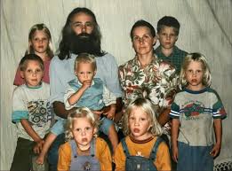 In de drentse plaats ruinerwold is een gezin gevonden dat al jaren in afgesloten ruimtes van een boerderij woonde. Geld Stroomt Binnen Voor Kinderen Van Ruinerwold Al Bijna 3 Ton Toegezegd Woorden Schieten Tekort Ruinerwold Destentor Nl