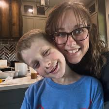 Mallory Roberts (@tamingmotherhood) • Instagram photos and videos