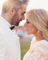 Eva Sanders's Instagram, Twitter & Facebook