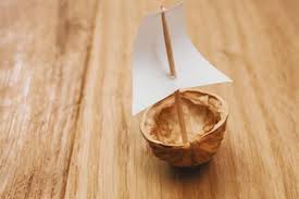 Le Bateau Coquille De Noix Cooperation Le Magazine Hebdomadaire De La Coop Upcycling Kommunion