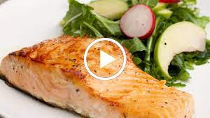 Honey Caramelized Salmon With Arugula Apple Salad Arugula Recipes Cooking Salmon Easy Healthy Cooking