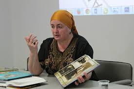 как ведет себя мужчина если ему нравится замужняя женщина Zejnep Dzarahova Zhenshina Ingushka Eto Duhovnyj Potencial I Olicetvorenie Svyazi Vremyon Ingushetiya Internet Gazeta