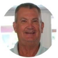 Jennifer Kinch's Instagram, Twitter & Facebook