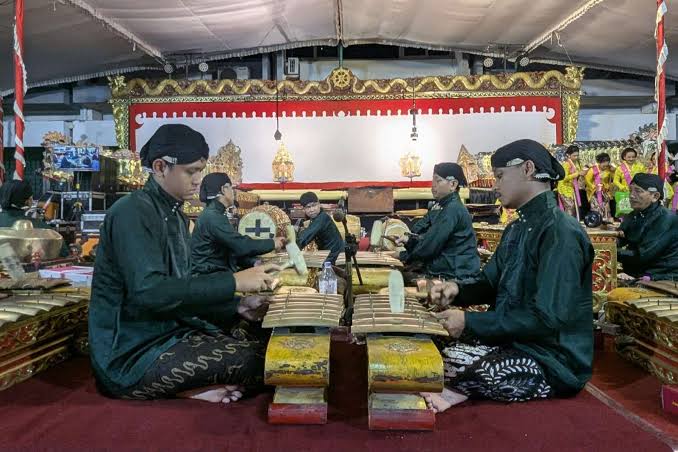 Pelestarian Seni Wayang Kulit oleh Generasi Muda