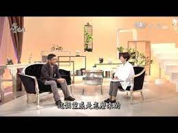 中華商場是許多台北人的共同記憶 連結愛棟與信棟之間的那座天橋 不僅連結了商場 也是從西門町此端到彼端的必經之路 吳明益的 天橋上的魔術 師 場景及設置在此 天橋上的魔術師是一本關於成長以及魔幻童年的書 home decor decals decor home decor