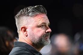 Valencia football dominates West Ranch with defense