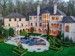 Cardi B And Offset S New Home Is What Dreams Are Made Of In 2020 Mansions Mansions Luxury Cool Mansions