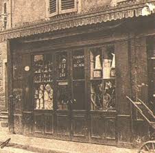 Foug Histoire Le Blog De Zaza Et Momo Vitrines Anciennes Vitrine Lampe A Petrole