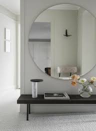 Kommode auf füßen mit sockel. Den Kleinen Flur Gestalten 25 Stilvolle Einrichtungsideen Flur Gestalten Wohnung Einrichten Wohn Design
