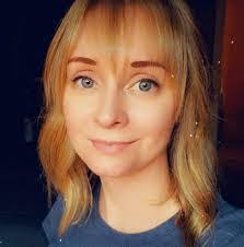 Lorraine Lilly's Instagram, Twitter & Facebook