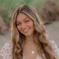 Eva Holt's Instagram, Twitter & Facebook