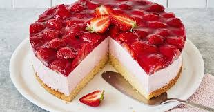 Erdbeer Mascarpone Torte Sommerlich Leicht Lecker Die Besten Backrezepte Mit Gelinggarantie Rezept In 2020 Kuchen Und Torten Rezepte Backrezepte Creme Fur Torten