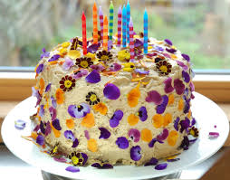 Birthday Cake And Flowers Pictures Birthday Cake With Spring Edible Flowers Edible Flowers Cake Edible Flowers Cupcake Cakes