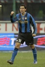 Nicolás burdisso has been married to maria belén soler since 2001. Nicolas Burdisso Calciatori Internazionale F C Milano Inter Milan International Football Football Club