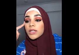 Berikut brilio.net rangkum dari berbagai sumber perihal meme lirik lagu yang bikin bacanya sambil nyanyi, senin (1/6). Viral Video Ukhti Nyanyi Barbie Girl Versi Syariah Ini Liriknya Okezone Muslim