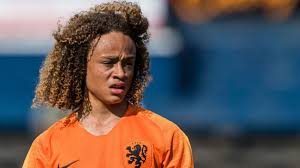 His escape to psg (from the hand of mino raiola) was. Barca Lose Dutch Youngster Xavi Simons To Psg