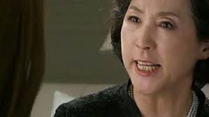 Thông gia ở xa lặn lội đến thăm cháu, mẹ chồng làm một việc khiến tôi uất  ức bỏ về ngoại trong đêm