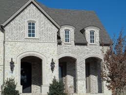 Black And Grey Brick Houses Cbc King Size Gray Yukon Packer Brick I Like This For The Roof Color Brick Exterior House Grey Brick Houses Gray House Exterior