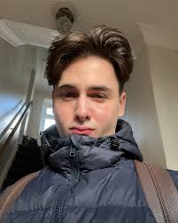 Ash Newnham (@ash_newnham_official) • Instagram photos and videos