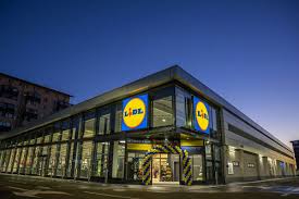 Tarile mari si cele dezvoltate se confrunta cu probleme foarte grave legate de datorii singura modalitate de realizare a prosperitatii in romania este prin sacrificiu si dreptate. Lidl Romania De Neoprit In PlinÄƒ CrizÄƒ EconomicÄƒ SurprizÄƒ Mare Pentru AceÈ™ti Romani Impact