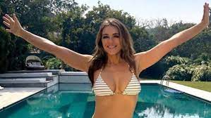 Welcome to elizabeth hurley's official facebook page. Wurde Mich Gerne Verlieben Liz Hurley Will Es Endlich Wissen N Tv De