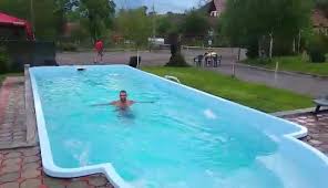 Situat în bran, la mai puţin de 1 km de castelul bran, bran chalet vă oferă șase camere duble cu balcon si două camere duble superioare, dotate cu baie. Piscina Bran Hospitality Service Bran Brasov Facebook 73 Photos