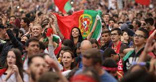 Most portuguese have typical mediterranean features like brown eyes, brown hair, and a height of less than 6 feet. Top 10 Fun Facts About Portuguese People Discover Walks Lisbon