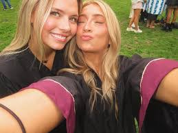 Leah Hoyt's Instagram, Twitter & Facebook