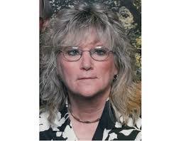 Carolyn Crowe's Instagram, Twitter & Facebook