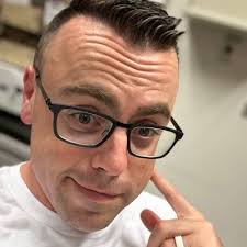 Joshua Peeples (@ThePeeplesMedic)