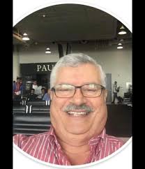 كنت حلو يا صديقي. غالي علي قلبي جدا عمري ما قابلتك الا وكانت ابتسامتك  الجميله تملأ المكان وكلماته الحلوه الرقيقه تملآ أذاني كنت اخ وصديق وعشره  عمر هتوحشنا جدا يا صديقي والي