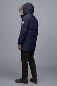 Canada goose produces extreme weather outerwear since 1957. Herren Parka Emory Canada Goose